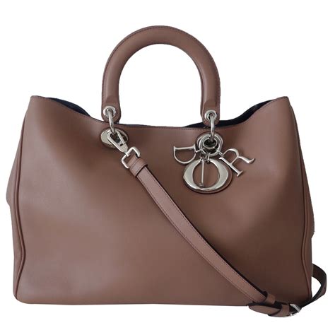 sac a main dior avec passeport|sac designer dior femme.